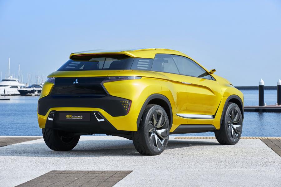  Mitsubishi eX Concept 2015 года  (фото 2 из 33)